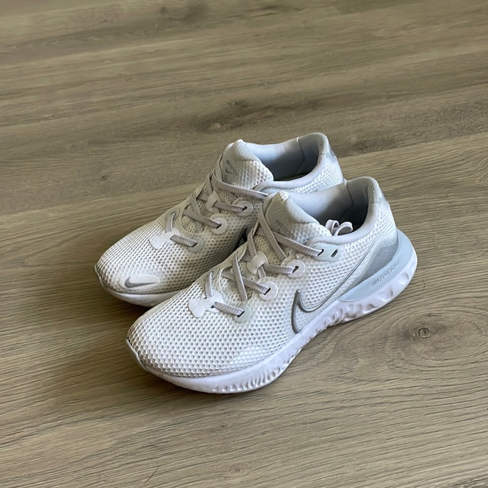 Nike renew size 6